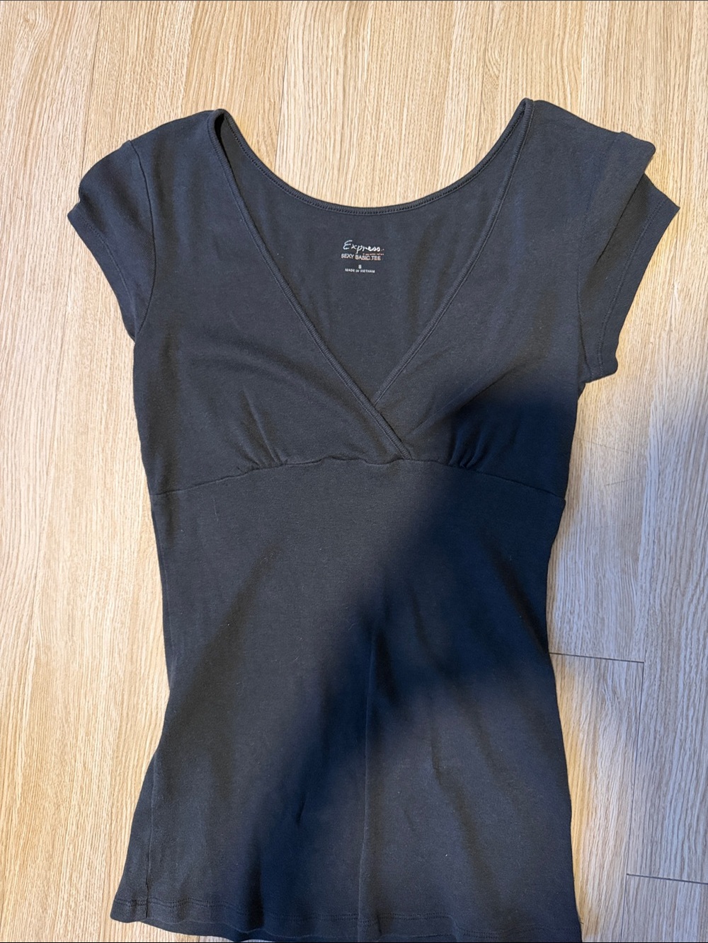 5 Piece Bundle Of Size Small T-Shirts 5/$25 - Picture 11 of 12